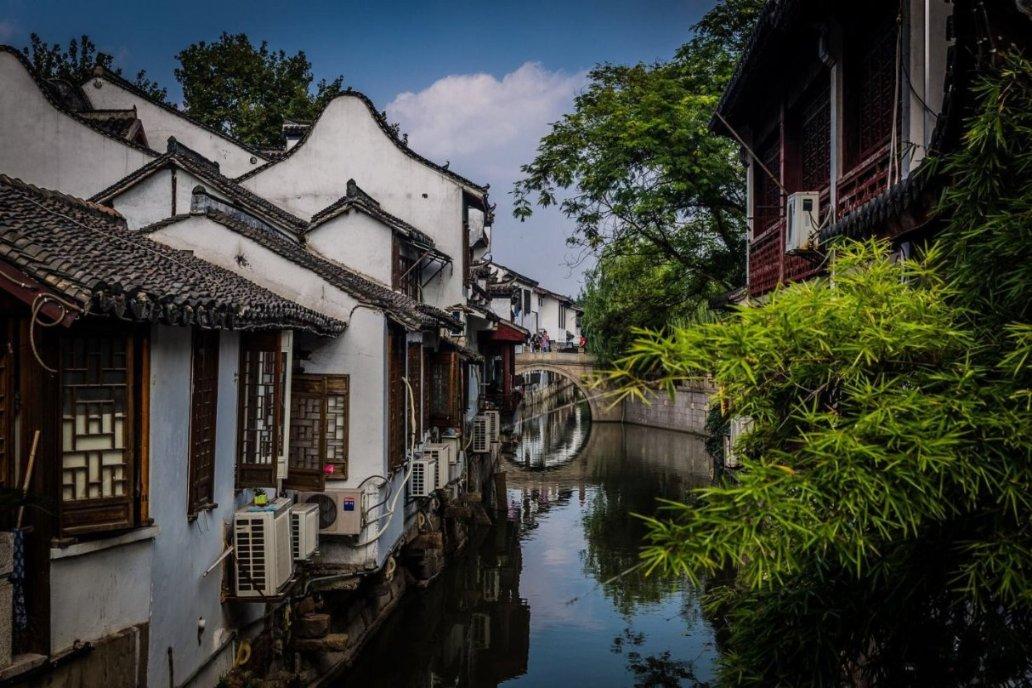 出门在外谁都不能相信，别看外表都是人，但不是每个人都有一颗好心肠，和一颗正直的心！